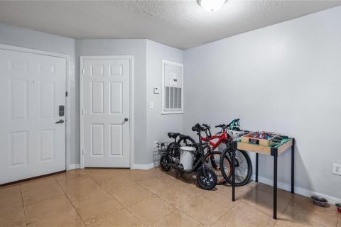 Condo in Orlando, Florida, 2 bedrooms  № 1821118 - photo 21