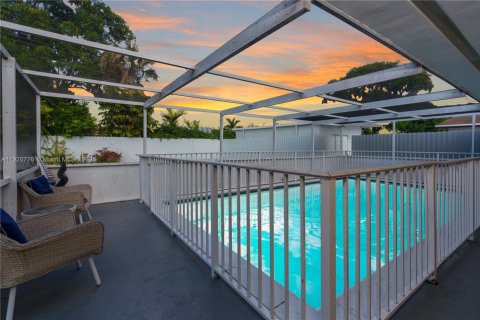 Villa ou maison à vendre à Miami Gardens, Floride: 4 chambres, 124.86 m2 № 1975257 - photo 3