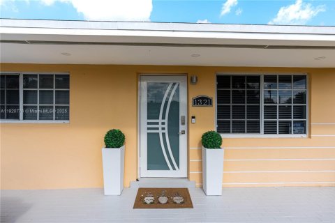 Villa ou maison à vendre à Miami Gardens, Floride: 4 chambres, 124.86 m2 № 1975257 - photo 23