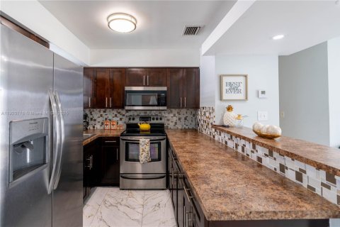 Villa ou maison à vendre à Miami Gardens, Floride: 4 chambres, 124.86 m2 № 1975257 - photo 11