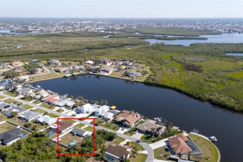 House in Port Charlotte, Florida 3 bedrooms, 86.68 sq.m. № 1524335 - photo 5