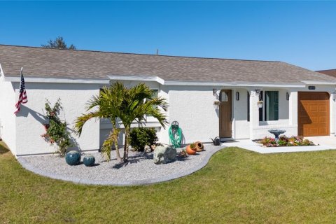 House in Port Charlotte, Florida 3 bedrooms, 86.68 sq.m. № 1524335 - photo 2