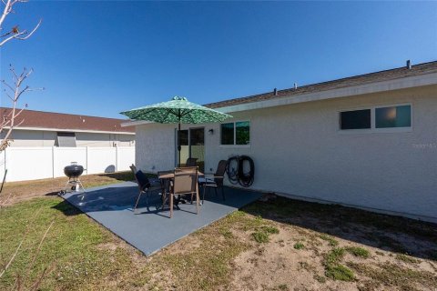 House in Port Charlotte, Florida 3 bedrooms, 86.68 sq.m. № 1524335 - photo 20