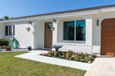 House in Port Charlotte, Florida 3 bedrooms, 86.68 sq.m. № 1524335 - photo 26
