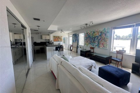 Condominio en alquiler en Miami Beach, Florida, 2 dormitorios, 80.82 m2 № 2031650 - foto 5