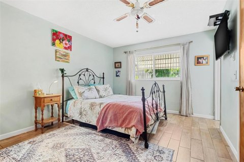 House in Pinellas Park, Florida 2 bedrooms, 88.26 sq.m. № 1565382 - photo 6