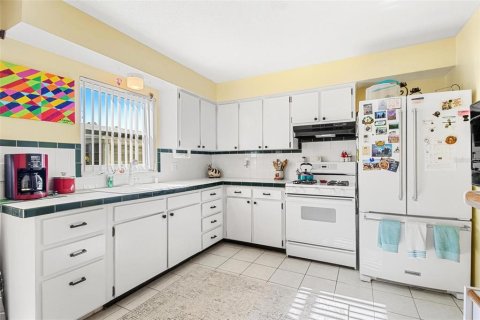 House in Pinellas Park, Florida 2 bedrooms, 88.26 sq.m. № 1565382 - photo 15