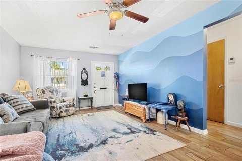House in Pinellas Park, Florida 2 bedrooms, 88.26 sq.m. № 1565382 - photo 5
