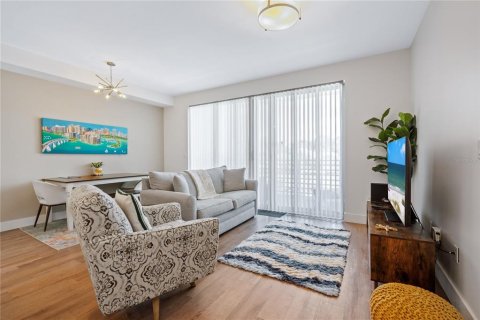 Condo in Sarasota, Florida, 1 bedroom  № 1853875 - photo 5