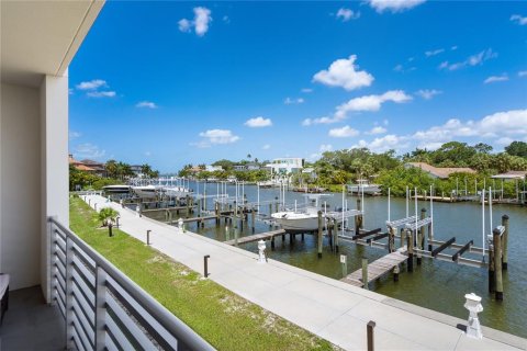 Condo in Sarasota, Florida, 1 bedroom  № 1853875 - photo 14