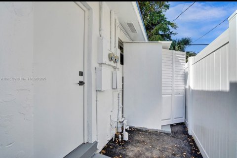 Villa ou maison à louer à Fort Lauderdale, Floride: 2 chambres, 128.39 m2 № 1957164 - photo 5
