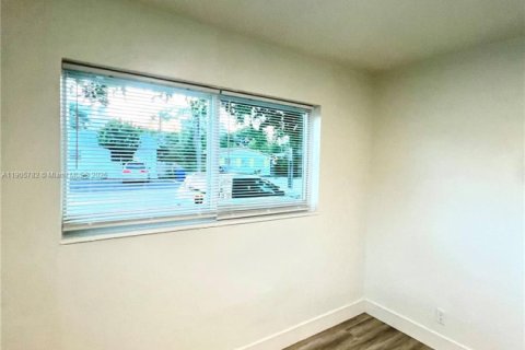 Villa ou maison à louer à Fort Lauderdale, Floride: 2 chambres, 128.39 m2 № 1957164 - photo 13