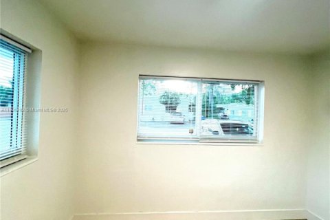 Villa ou maison à louer à Fort Lauderdale, Floride: 2 chambres, 128.39 m2 № 1957164 - photo 14