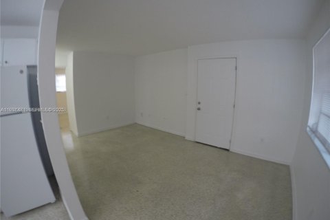 Apartamento en alquiler en Miami, Florida, 2 dormitorios, 69.68 m2 № 1990114 - foto 6