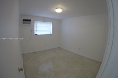 Apartamento en alquiler en Miami, Florida, 2 dormitorios, 69.68 m2 № 1990114 - foto 8