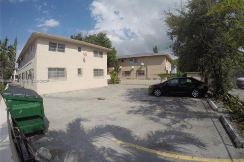 Apartamento en alquiler en Miami, Florida, 2 dormitorios, 69.68 m2 № 1990114 - foto 17