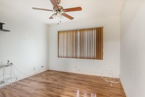 Condo in Coconut Creek, Florida, 2 bedrooms  № 2246750 - photo 19