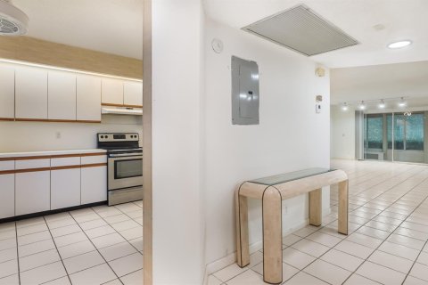 Condo in Coconut Creek, Florida, 2 bedrooms  № 2246750 - photo 15