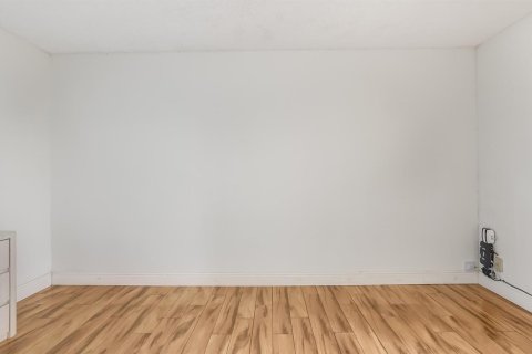 Condo in Coconut Creek, Florida, 2 bedrooms  № 2246750 - photo 21
