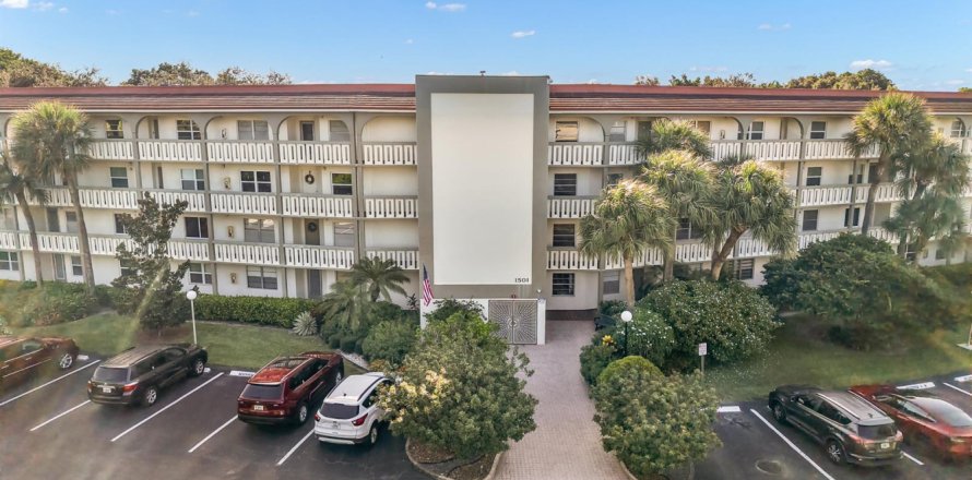 Condo in Coconut Creek, Florida, 2 bedrooms  № 2246750