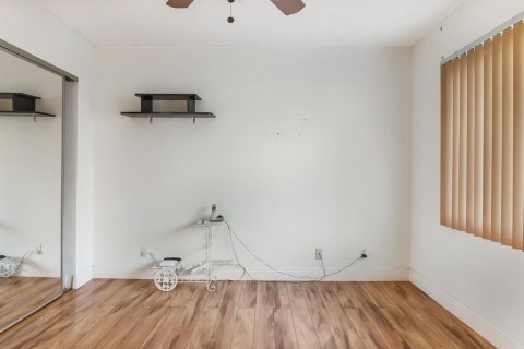 Condo in Coconut Creek, Florida, 2 bedrooms  № 2246750 - photo 20
