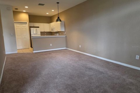 Townhouse in Poinciana, Florida 2 bedrooms, 85.75 sq.m. № 2394105 - photo 2