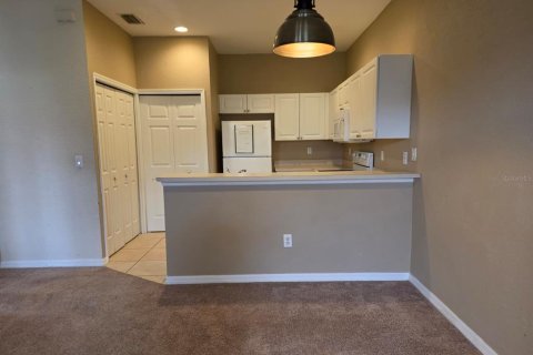 Townhouse in Poinciana, Florida 2 bedrooms, 85.75 sq.m. № 2394105 - photo 5