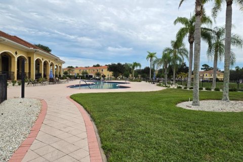 Townhouse in Poinciana, Florida 2 bedrooms, 85.75 sq.m. № 2394105 - photo 24