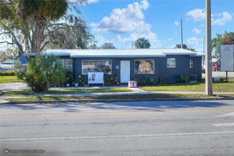 Immobilier commercial à Winter Haven, Floride 146.14 m2 № 2136129