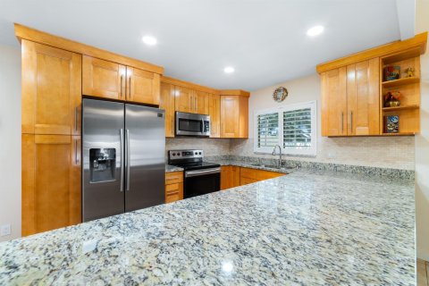 Touwnhouse à vendre à Boca Raton, Floride: 2 chambres, 125.79 m2 № 2387873 - photo 9
