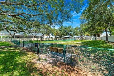 Touwnhouse à vendre à Boca Raton, Floride: 2 chambres, 125.79 m2 № 2387873 - photo 30