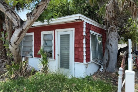 Casa en venta en Treasure Island, Florida, 3 dormitorios, 98.1 m2 № 2122452 - foto 2