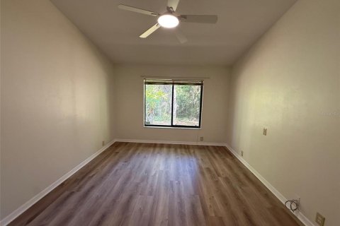 Townhouse in Gainesville, Florida 2 bedrooms, 97.08 sq.m. № 2201577 - photo 10