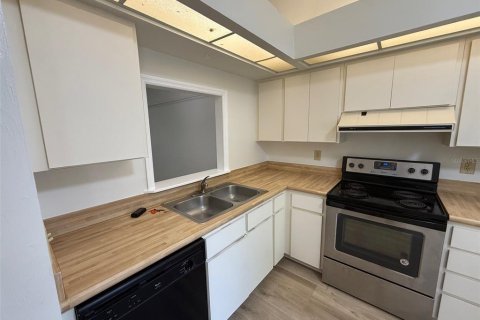 Townhouse in Gainesville, Florida 2 bedrooms, 97.08 sq.m. № 2201577 - photo 7