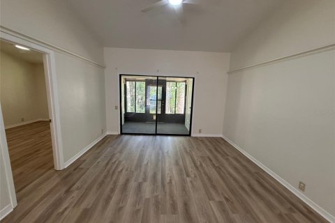 Townhouse in Gainesville, Florida 2 bedrooms, 97.08 sq.m. № 2201577 - photo 5