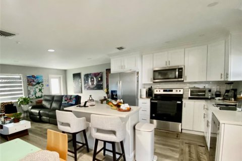 Villa ou maison à vendre à Boynton Beach, Floride: 3 chambres, 122.82 m2 № 2368313 - photo 2