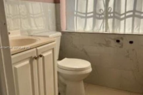 Casa en venta en Miami, Florida, 3 dormitorios, 103.03 m2 № 2003871 - foto 8