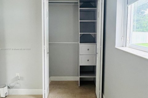 House in Miami Gardens, Florida 3 bedrooms, 94.02 sq.m. № 1963220 - photo 19