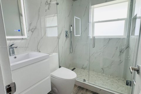 House in Miami Gardens, Florida 3 bedrooms, 94.02 sq.m. № 1963220 - photo 10