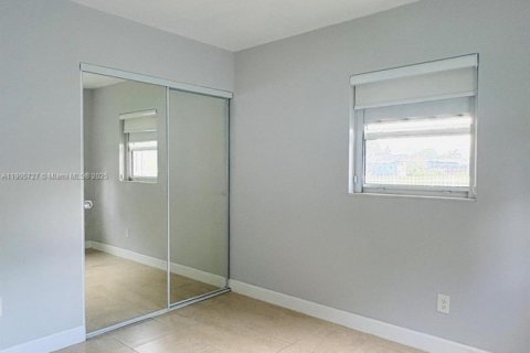 House in Miami Gardens, Florida 3 bedrooms, 94.02 sq.m. № 1963220 - photo 25