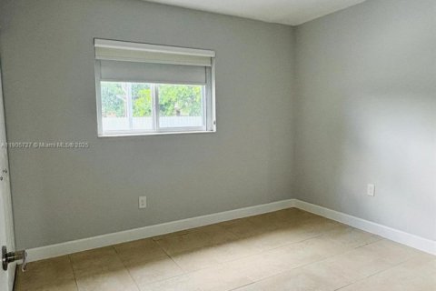 House in Miami Gardens, Florida 3 bedrooms, 94.02 sq.m. № 1963220 - photo 18