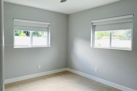 House in Miami Gardens, Florida 3 bedrooms, 94.02 sq.m. № 1963220 - photo 22