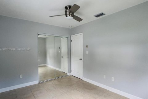 House in Miami Gardens, Florida 3 bedrooms, 94.02 sq.m. № 1963220 - photo 21