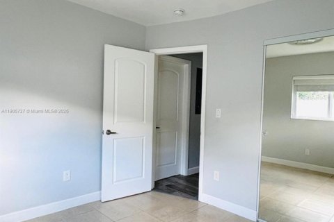 House in Miami Gardens, Florida 3 bedrooms, 94.02 sq.m. № 1963220 - photo 26