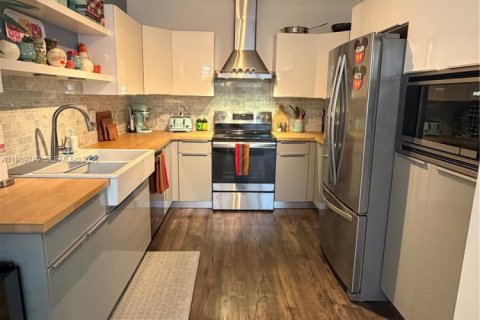 Adosado en venta en Hollywood, Florida, 3 dormitorios, 162.39 m2 № 2030618 - foto 5