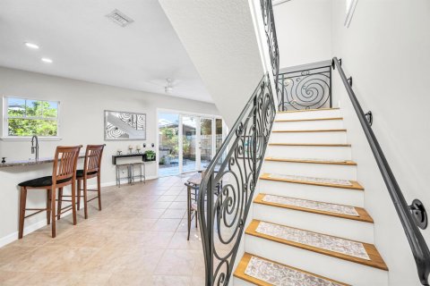 Townhouse in Fort Lauderdale, Florida 3 bedrooms, 174.28 sq.m. № 2428179 - photo 3