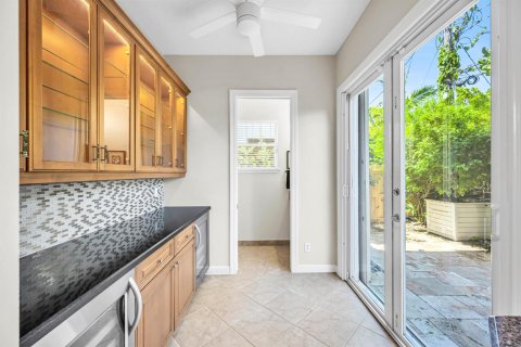 Townhouse in Fort Lauderdale, Florida 3 bedrooms, 174.28 sq.m. № 2428179 - photo 12