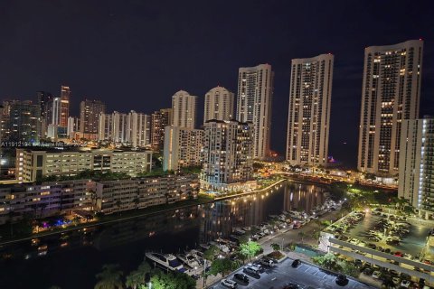Condo in Sunny Isles Beach, Florida, 1 bedroom № 2090086 - photo 6