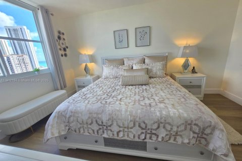Condo in Sunny Isles Beach, Florida, 1 bedroom № 2090086 - photo 30