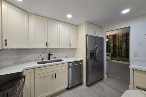 Condo in Sunny Isles Beach, Florida, 1 bedroom № 2090086 - photo 22